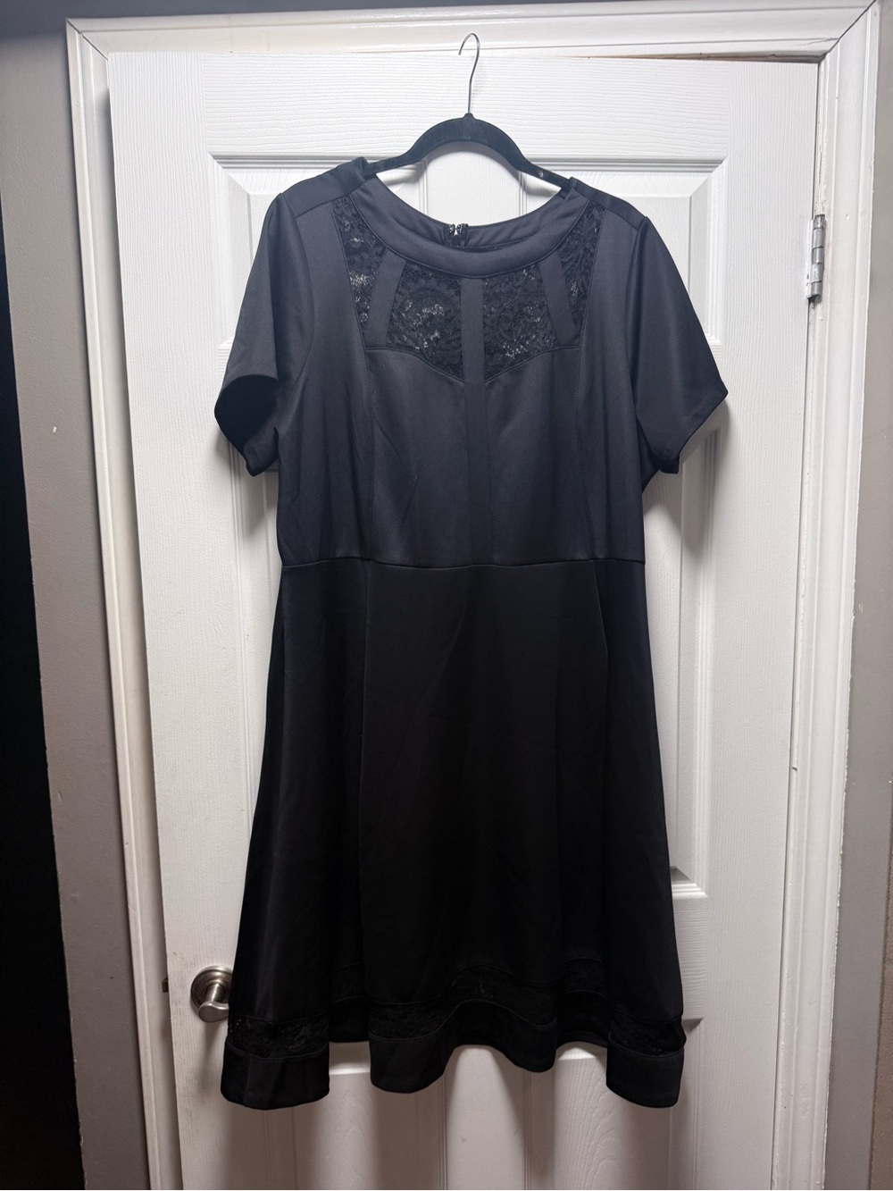 Lane Bryant black midi length dress with short sleeves & flowy fit - size 22/24